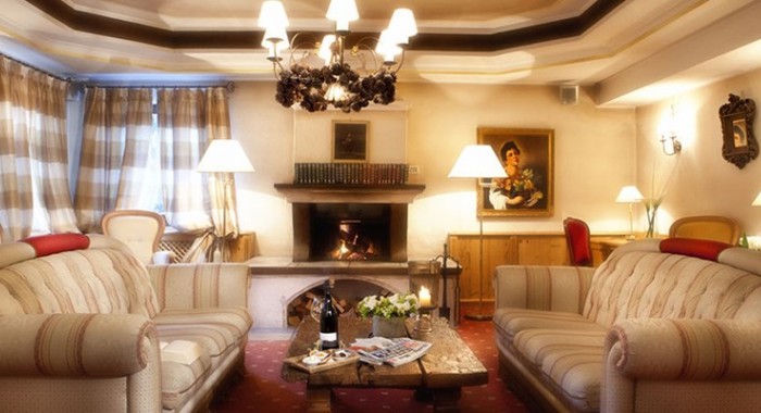 Hotel Table, La Villa & Corvara ski chalet, image 3